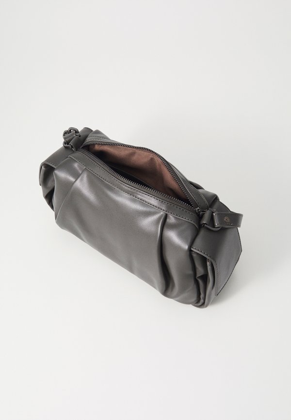 ELBIE SOFT STRUCTURE - Handbag4