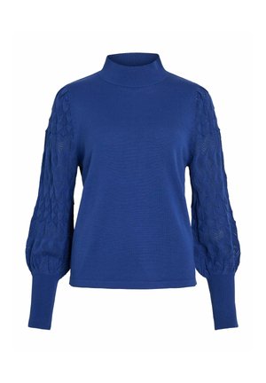 Pull en laine bleu avec un col montant, un corps ajusté et des manches bouffantes texturées avec un motif en losange.