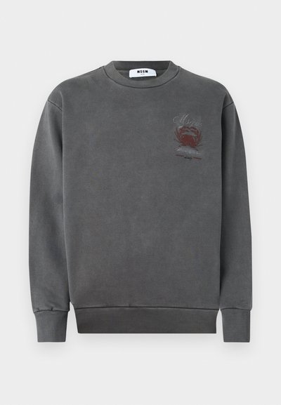 Gray sweatshirt with crew neck, ribbed cuffs and hem, featuring a small embroidered design on the chest in burgundy. Soft texture.