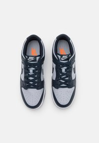 Nike Sportswear DUNK RETRO - Sapatilhas - wolf grey/dark obsidian/total orange
