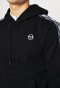 Sergio Tacchini DELACO HOODIE - Sweatshirt - black/white