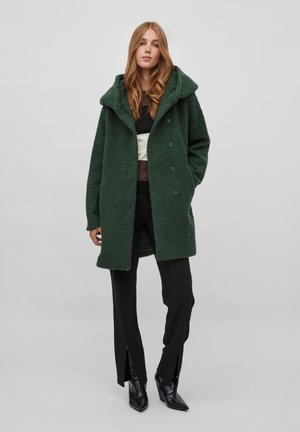 Short coat - pineneedle