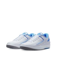 Jordan AIR JORDAN 2 RETRO LOW - Sneakers basse - white middle blue middle gray