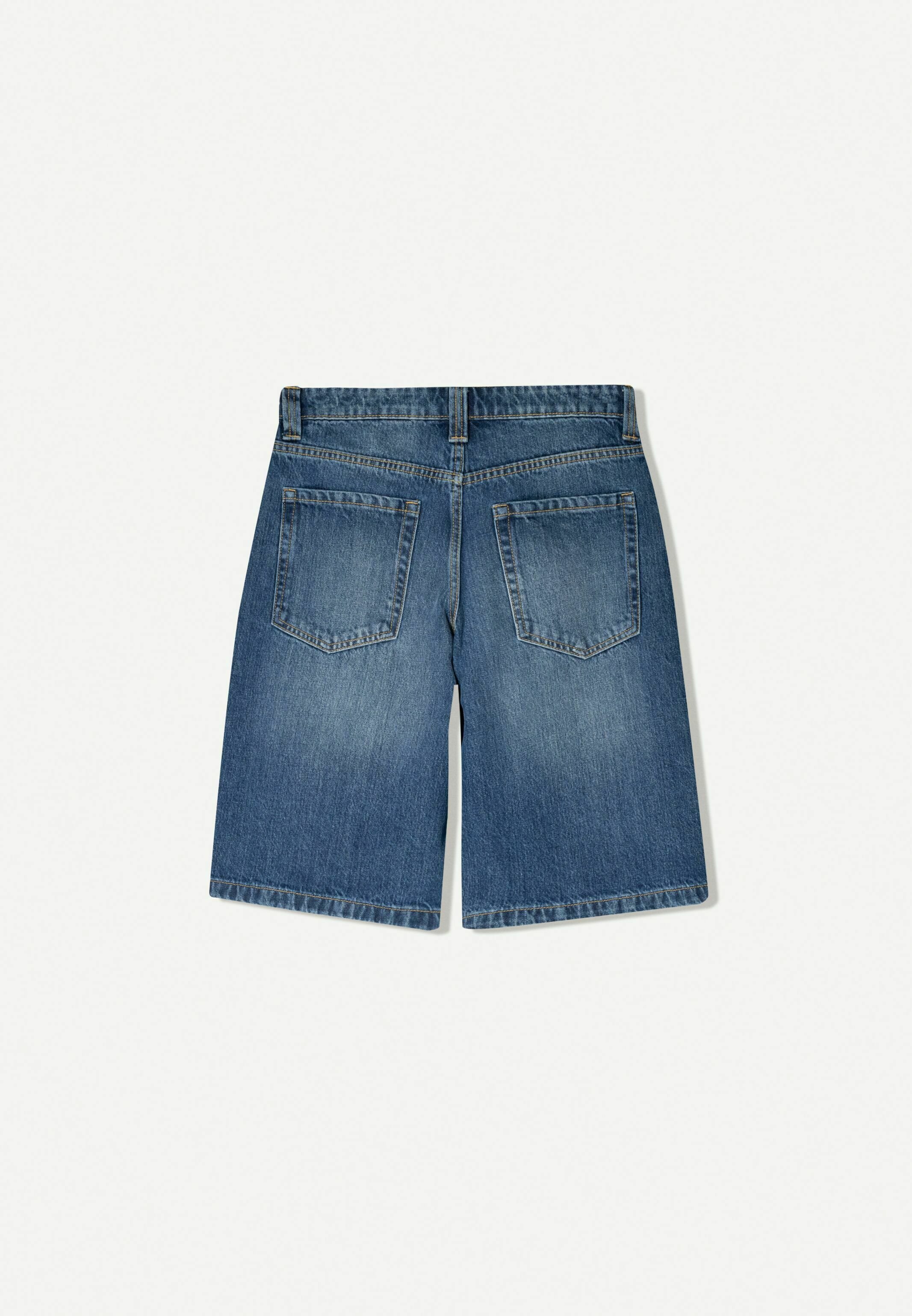 Baggy denim shorts