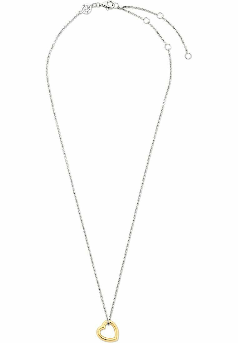 Silberne Halskette mit einem herzförmigen Anhänger in Goldoptik. Die Kette hat eine verstellbare Länge und schließt mit einem Karabinerhaken.