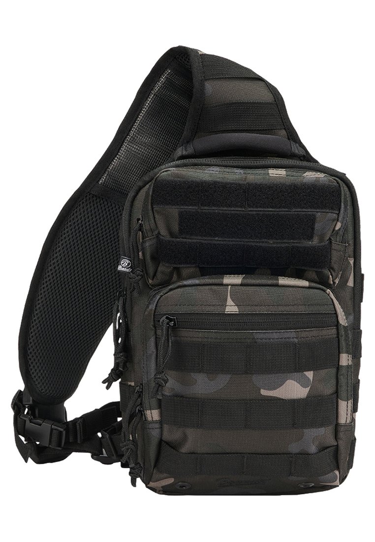 Borsa a tracolla camouflage realizzata in tessuto resistente. Presenta molteplici tasche con cerniera, una tracolla regolabile e un retro in rete per la traspirabilità.