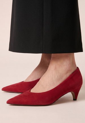 Cesare Gaspari, POINTED TOE - Klasszikus sarkú cipők - red
