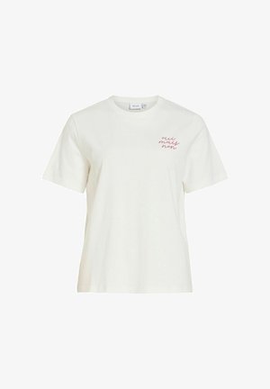 T-shirt blanc à manches courtes et col rond avec un petit texte rouge en écriture cursive « oui mais non » sur le côté gauche de la poitrine.