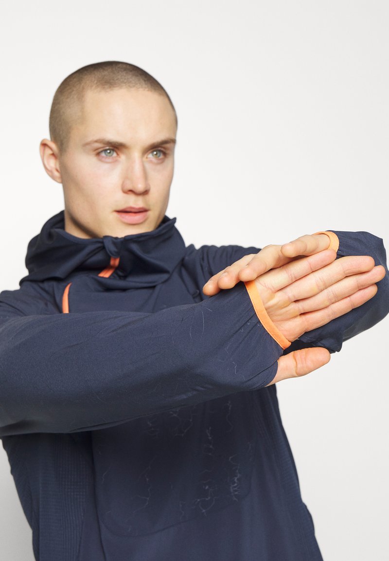 Herren Shirts | Puma RUN FIRST MILE JACKET Laufjacke parisian night/dunkelblau - TL10180 Herren Shirts | Puma RUN FIRST MILE JACKET Laufjacke parisian night/dunkelblau - TL10180