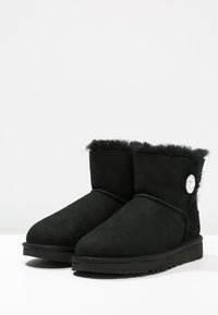 UGG MINI BAILEY BUTTON BLING - Stivaletti - black