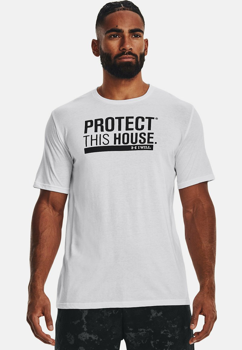 Under Armour PROTECT THIS HOUSE Tshirt imprimé white/blanc