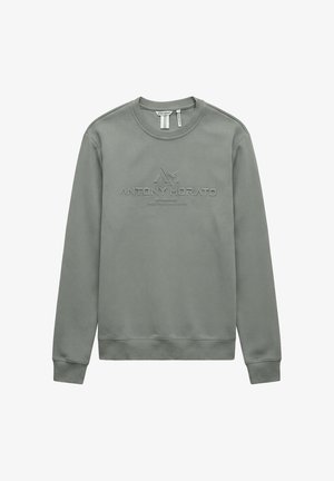 Sudadera gris con cuello redondo y mangas largas, con el logo y texto "Antony Morato" en relieve centrados en el pecho.