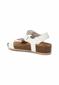 XTI Sandalias de cuña - white