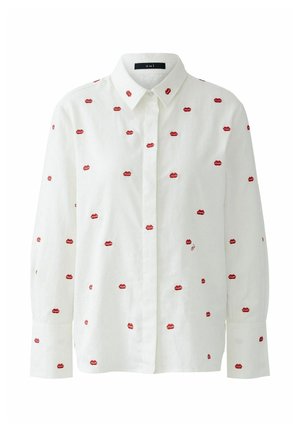 Weißes Hemd aus Baumwolle mit einem Button-Down-Kragen und wiederholten roten Lippenmustern. Lange Ärmel mit geknöpften Manschetten.