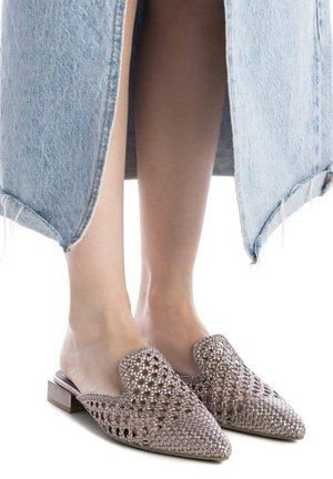 XTI, ZUECO DE MUJER PLANO - Sandalias planas - plomo