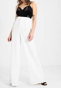 Missguided Petite Tygbyxor - white