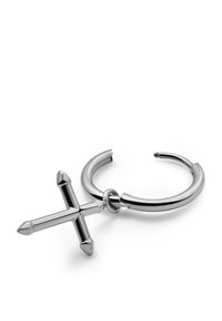Silverhoops örhänge med ett korshängande med spetsiga ändar. Slät, polerad metallyta, cirkulär hoop med en liten stängning.