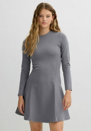Vestido informal - gris