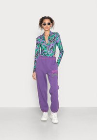Local Heroes JUNGLE - Camisola de manga comprida - green purple