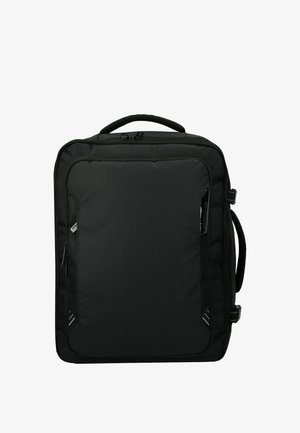 Mochila rectangular negra con bolsillo frontal acolchado, asas en la parte superior y lateral, y cierres de cremallera sobre fondo blanco.