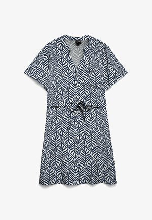 Kurzärmeliges Hemdkleid mit Knöpfen, marineblau-weißem Blattmuster, aufgesetzter Tasche vorne und Detail mit gebundener Taille.