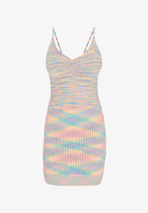 Kötött ruha testhez álló szabással, pasztell csíkokkal rózsaszínben, kékségben és sárgában. Vékony pántokkal és struktúrált, bordázott felülettel.