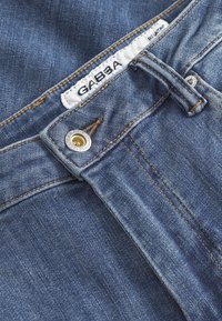 Gabba JONES VANEW - Kavbojke slim fit - mid blue denim