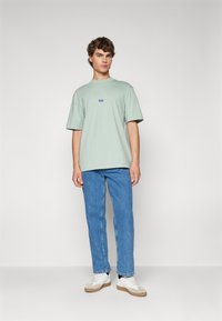 HUGO NIEROS - Navadna majica - light/pastel green