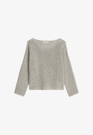 Szary sweter dziany o strukturze waflowej, z długimi rękawami i szerokim, okrągłym dekoltem, rozłożony na płasko na białym tle.