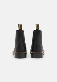 Dr. Martens Botines - black