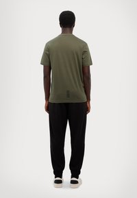EA7 Emporio Armani TRAIN CORE TEE - Basic póló - beetle