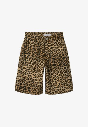 Leren shorts met panterprint in beige en zwart. Heeft vijf zakken, een sluiting met knoop aan de voorkant en een recht design.