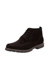 Bruine suède enkelboots met een vetersluiting, ronde neus en contrasterende lichte stiksels langs de zool. Gevoerde stof met een matte afwerking.