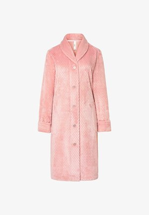 Bata texturizada rosa con cuello de chal, mangas largas, botones delanteros y dos bolsillos laterales. Tejido suave con un aspecto acogedor.