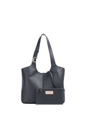 Borsa tote in pelle nera con pochette staccabile abbinata, caratterizzata da una targhetta metallica del marchio e da una tracolla regolabile.