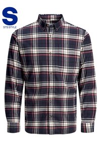 Męska koszula w kratę w kolorach granatowym, czerwonym i szarym. Kołnierzyk na guziki, długie rękawy, kieszeń z przodu oraz teksturowana bawełniana tkanina z wzorem w kratę.
