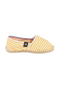 Chaussure espadrille à enfiler avec une tige en toile rayée jaune et blanche, une semelle extérieure en jute tissé et une doublure intérieure rayée colorée.