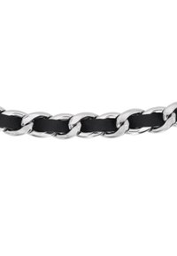 Schwarzer Ledergürtel mit miteinander verbundenen Kettengliedern aus silbernem Metall, glatter Textur und glänzendem Finish für ein kontrastreiches Design.
