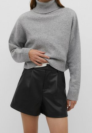 Shorts - metallic black