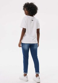 blue shadow MANGO - T-shirt basic - white