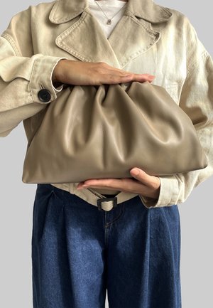 CHICCA BORSE, Pochette - mottled beige