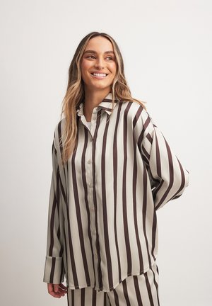 Užsagstoma palaidinė - brown stripe