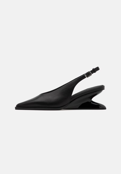 Stine Goya STEELO - Debeli potplat - jet black