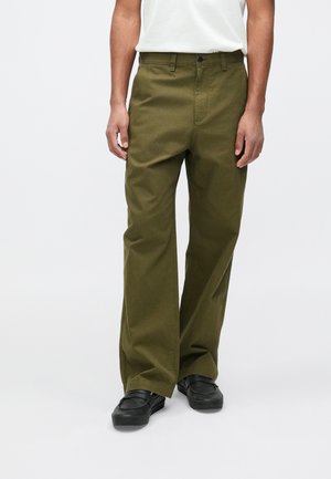 MODERN BAGGY - Nohavice - ripe olive