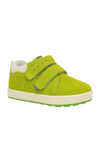 Sneaker verde in suede per bambini con due cinturini in Velcro, fodera in mesh bianco e suola in gomma decorata con accenti verdi.