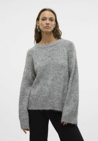 Vero Moda Strikkegenser - medium grey melange