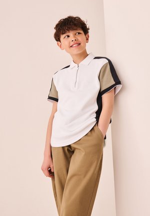 Next, REGULAR FIT - COLOURBLOCK SHORT SLEEVE ZIP NECK POLO SHIRT . - Polo - black tan white