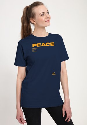 - T-shirt z nadrukiem