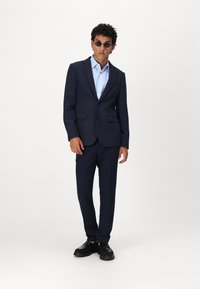 Bruuns Bazaar RUBENBBKARLAXEL SUIT - Oblek - navy