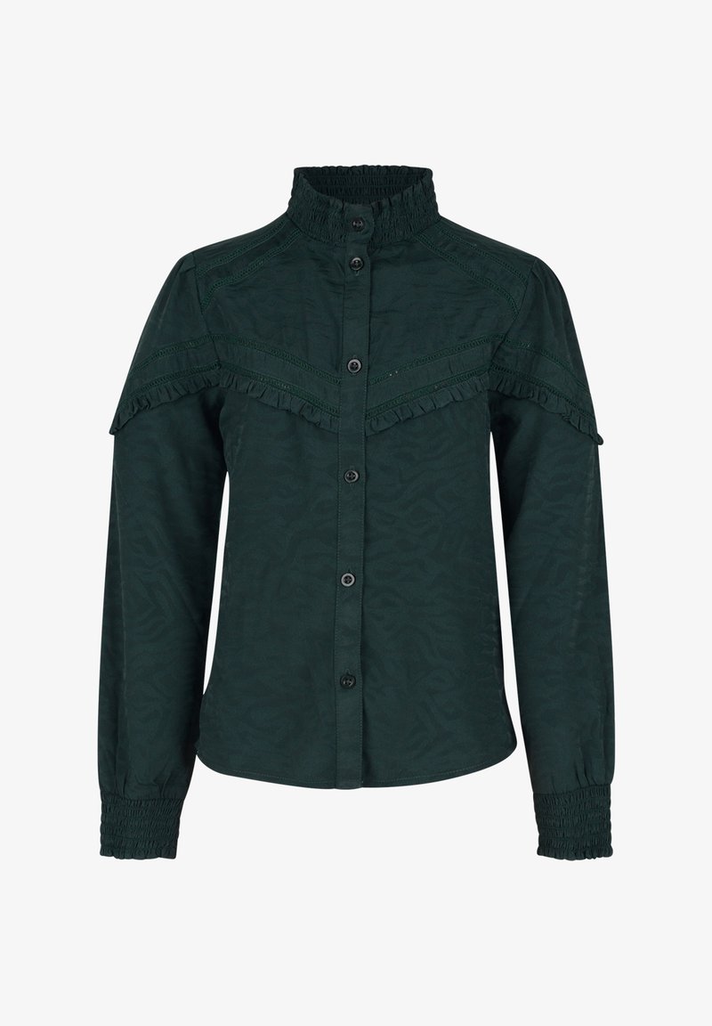 Chemise boutonnée à col vert foncé avec tissu texturé, accents à volants sur les épaules et poignets smockés. Présente un motif subtil.
